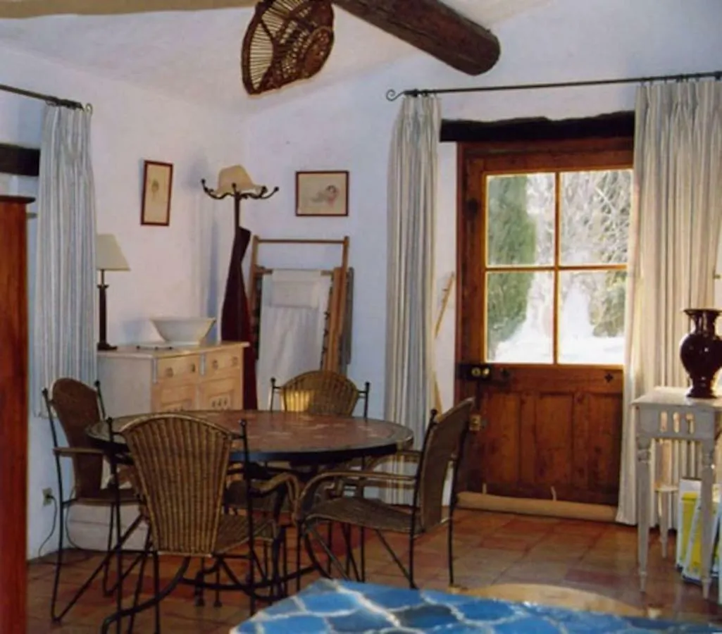 Villa La Source A Bonnieux En Luberon 0*,
